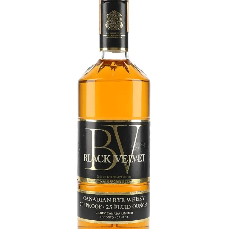 Black Velvet Blended Canadian Whisky – Distilled 1970 (40%, 75cl)